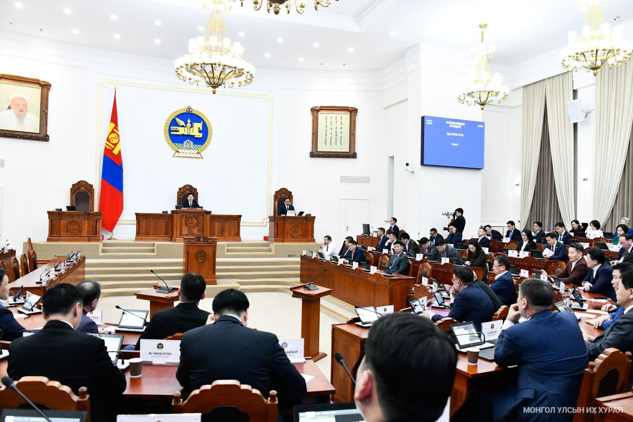 Монгол Улсын Ерөнхий сайд Г.Занданшатарыг өөрийнх нь хүсэлтээр үүрэгт ажлаас чөлөөллөө