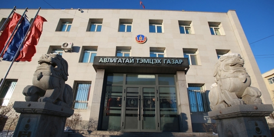 ЗТЯ-ны ТБНД Б.Насантогтоход холбогдох эрүүгийн хэрэгт 7,5 тэрбум төгрөгөөр үнэлэгдэх 17 үл хөдлөх хөрөнгө, 3 тээврийн хэрэгслийг битүүмжилжээ