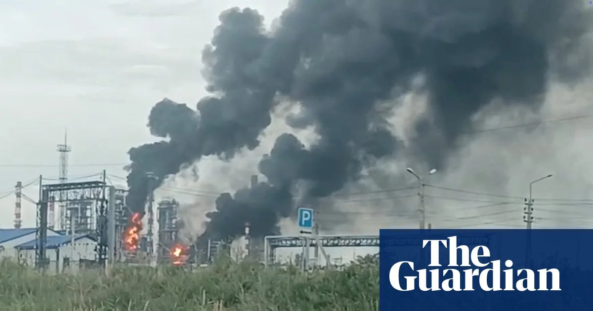 Украинын дронууд Оросын газрын тосны хамгийн том 11 үйлдвэрийг бүгдийг нь байлдааны ажиллагаанд хамрууллаа