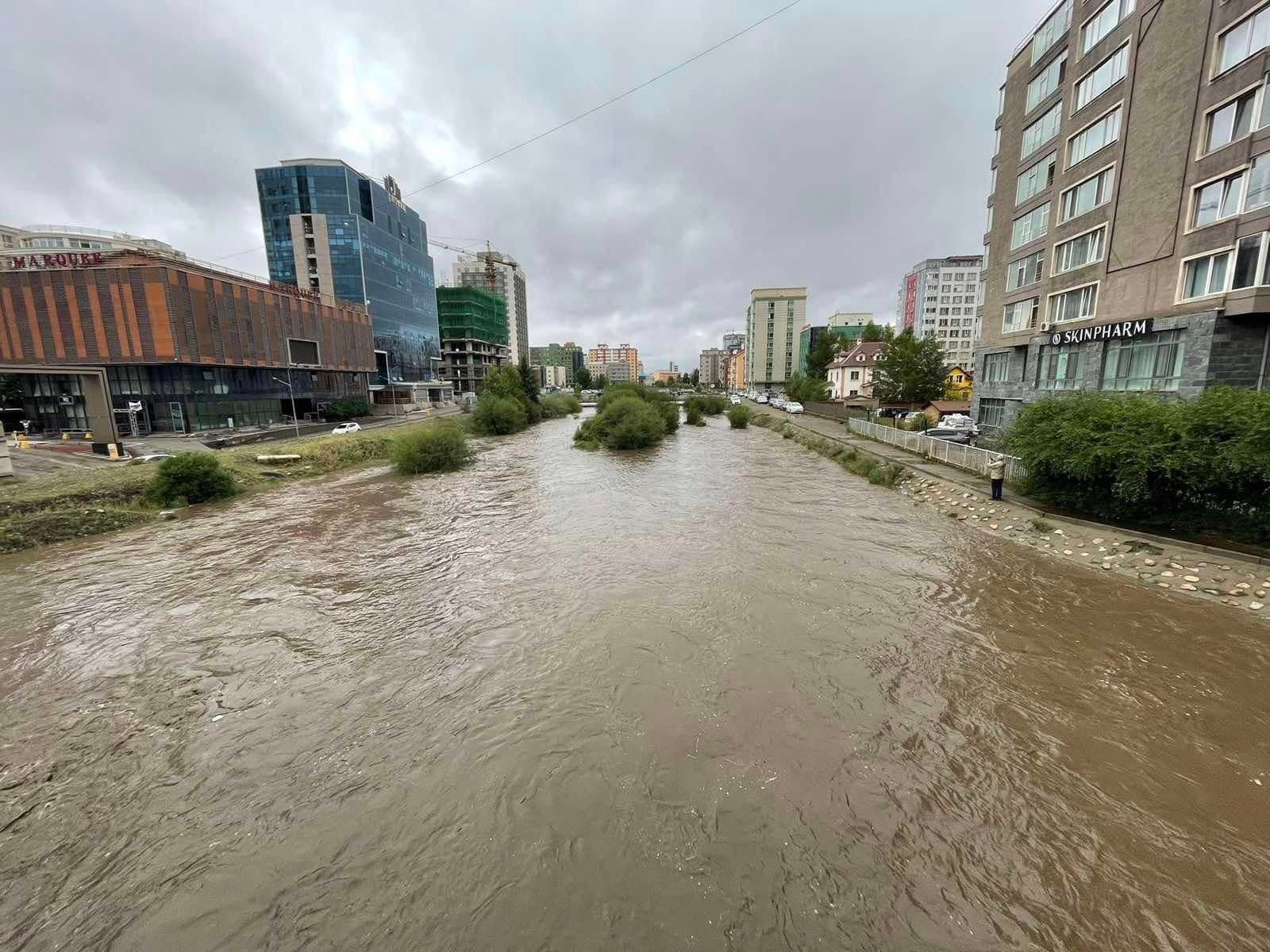 Татвар төлөгчдийн  26 тэрбум төгрөг ганцхан шөнийн бороонд урслаа